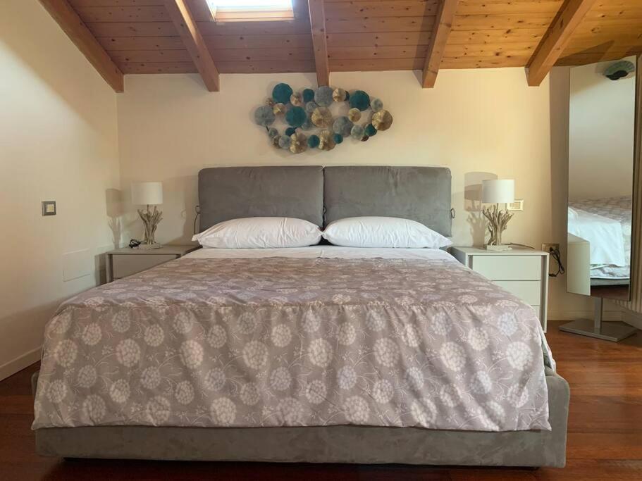 Appartamento Andrew'S House Con Parcheggio Privato อันโซลา เดล เอมิเลีย ภายนอก รูปภาพ