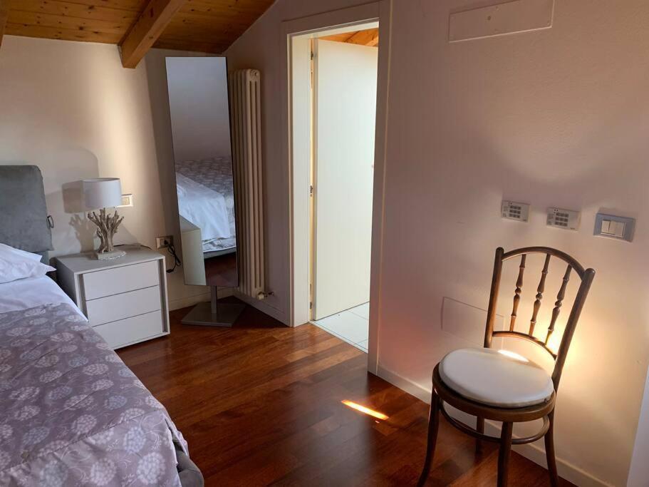 Appartamento Andrew'S House Con Parcheggio Privato อันโซลา เดล เอมิเลีย ภายนอก รูปภาพ