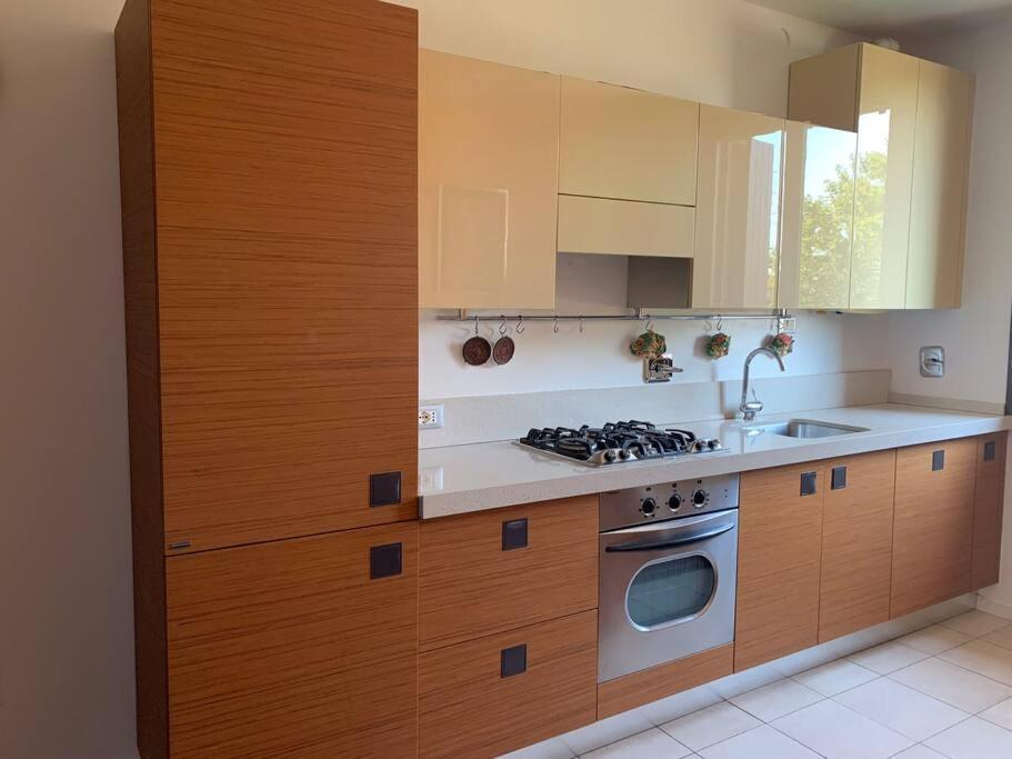 Appartamento Andrew'S House Con Parcheggio Privato อันโซลา เดล เอมิเลีย ภายนอก รูปภาพ