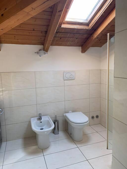 Appartamento Andrew'S House Con Parcheggio Privato อันโซลา เดล เอมิเลีย ภายนอก รูปภาพ